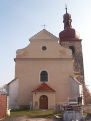průčelí kostela