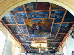 pohled do interiéru - restaurování malovaného stropu
