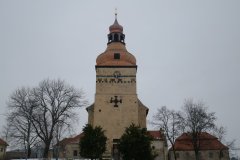 pohled zepředu - opravená věž