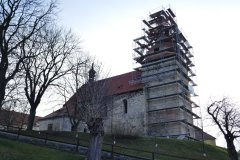 pohled zepředu zleva - oprava věže