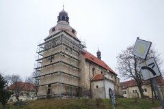 pohled zepředu zprava