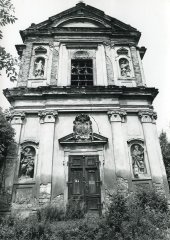 průčelí kostela