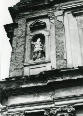detail průčelí kostela