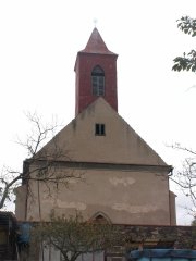 průčelí kostela