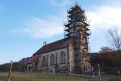 pohled zepředu zleva - oprava věže