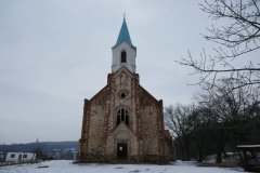 pohled zepředu - opravená věž