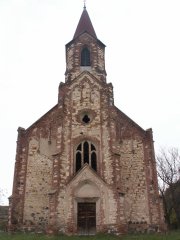 průčelí kostela