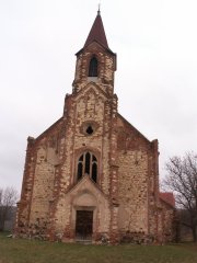 průčelí kostela