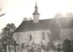 kostel ještě se sanktusníkem