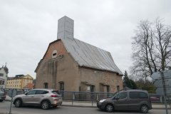 pohled zepředu zprava