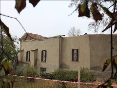 pohled zezadu zleva po odstranění střechy