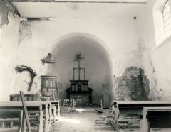 starší foto interiéru kostela - zadní část