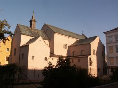 pohled zezadu zleva