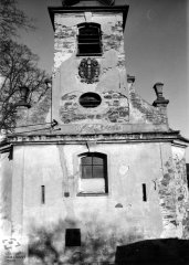 průčelí kostela