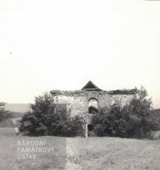 starší foto kostela - pohled zepředu