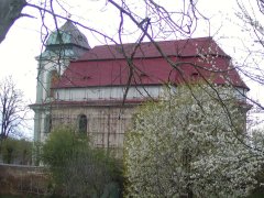 pohled zezadu zprava