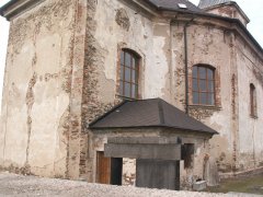 pohled zezadu zleva