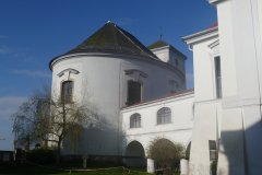 pohled zezadu zleva