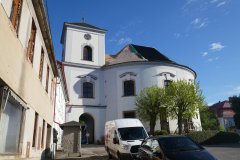 pohled zprava