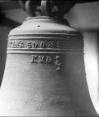 původní zvon z kaple - detail gotického nápisu