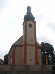 průčelí kostela