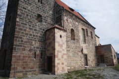 pohled zepředu zprava
