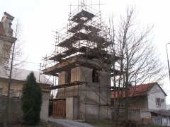 pohled zezadu zprava - oprava střechy