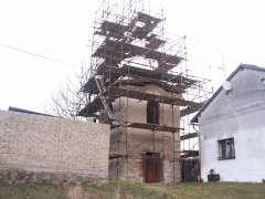 pohled zepředu zleva - oprava střechy