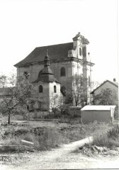 starší foto zvonice a kostela