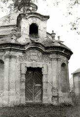 průčelí kostela