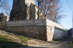 opravená ohradní zeď