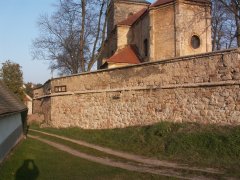 oprava ohradní zdi okolo kostela