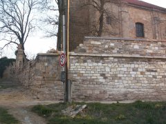 oprava ohradní zdi okolo kostela