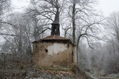 pohled zezadu zleva