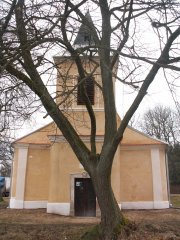průčelí kostela