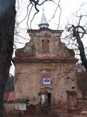 průčelí kostela