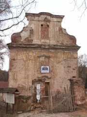 průčelí kostela