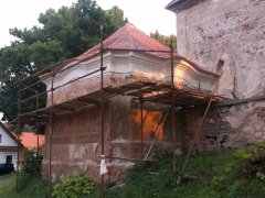 pohled zezadu zleva