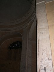 pohled do interiéru - pravá stěna