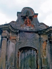 kaplička před opravou