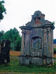 kaplička před opravou