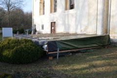 zakrytý základ nové báně věže