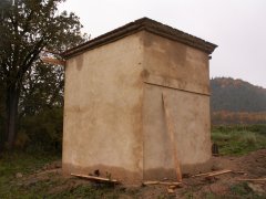 pohled zezadu zleva