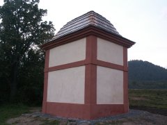 pohled zezadu zleva