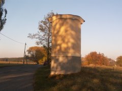 pohled zezadu zleva