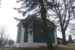 pohled zezadu zleva