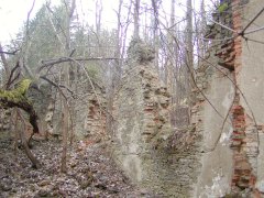 pohled do interiéru - pravá stěna