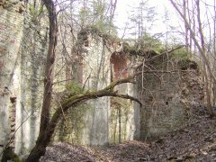 pohled do interiéru - levá stěna