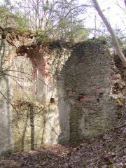 pohled do interiéru - levá stěna