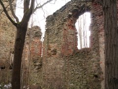 pohled do interiéru - levá strana lodi